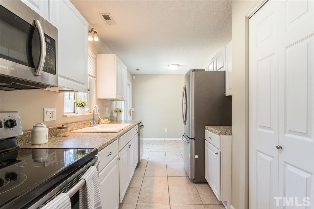 8608 Keegan Court Raleigh, NC 27613 - Photo 8 of 29 Gallery Image 8