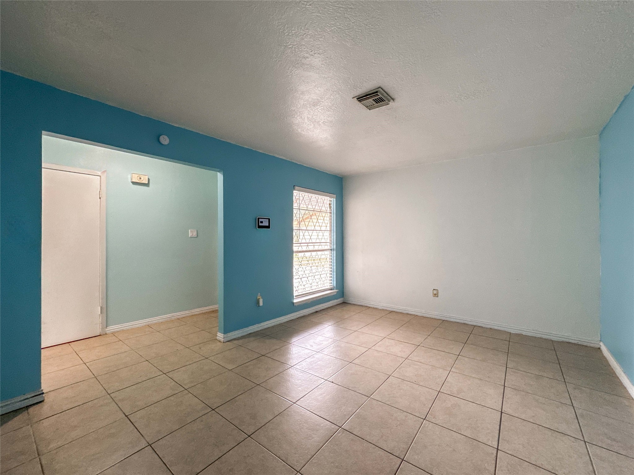 4522 Sage Circle Baytown, TX 77521 - Photo 4 of 33 a view of an empty room