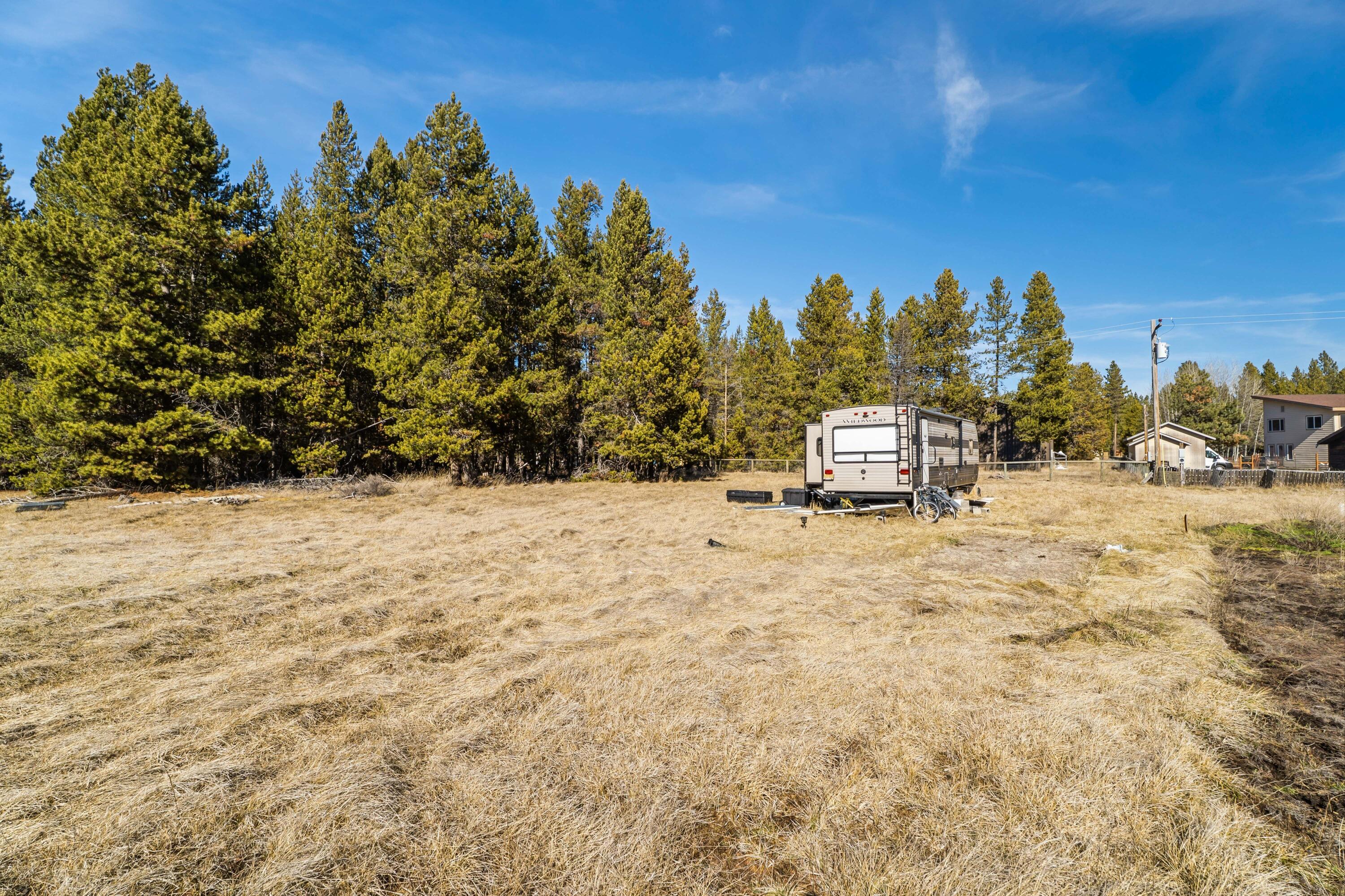 16962 Elsinore Road Bend, OR 97707 - Photo 5 of 8 Gallery Image 5