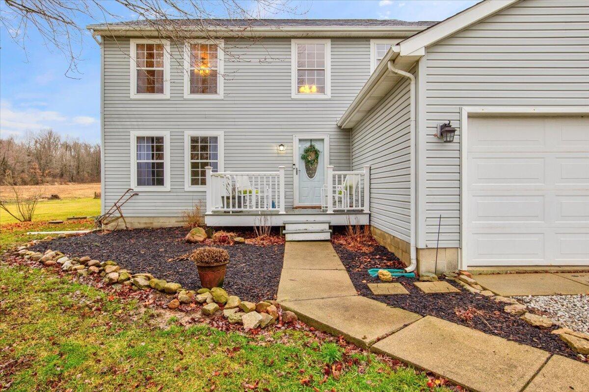 8295 Concord Road Johnstown, OH 43031 - Photo 3 of 44 Walkway