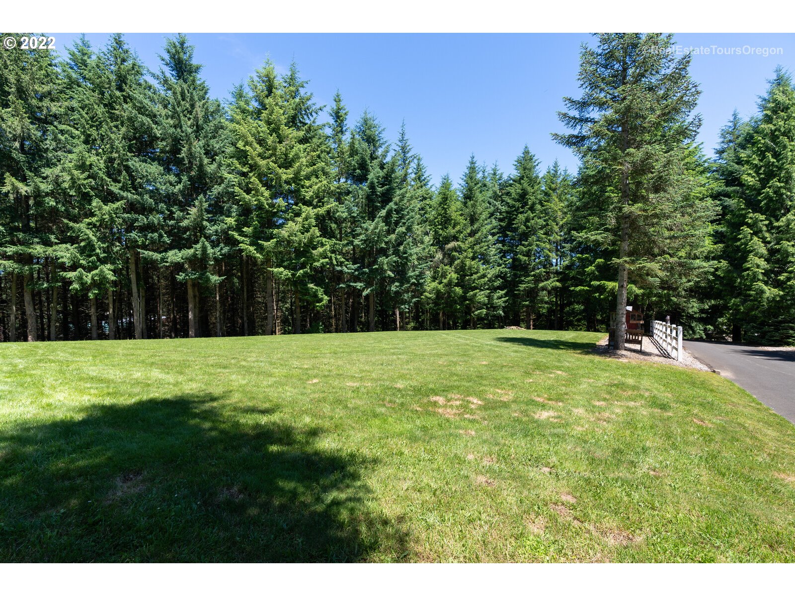 1492 Southwest Borland Road West Linn, OR 97068 - Photo 23 of 29 Gallery Image 23