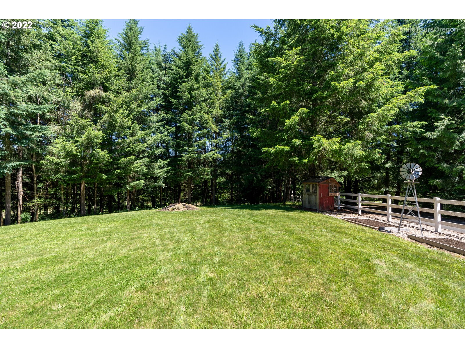 1492 Southwest Borland Road West Linn, OR 97068 - Photo 27 of 29 Gallery Image 27