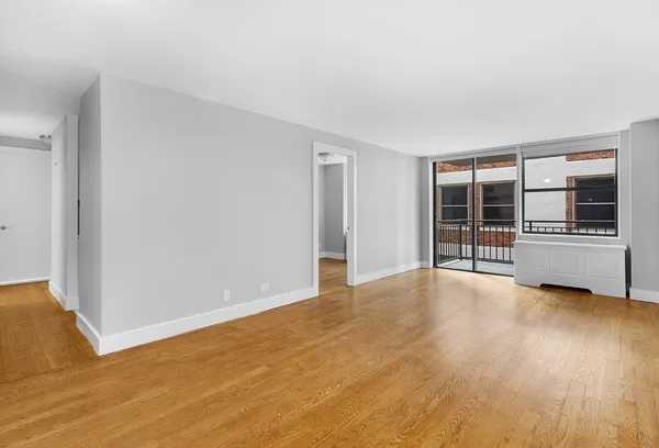 $5,400 | 330 East 39th Street, Unit 4M | Murray Hill