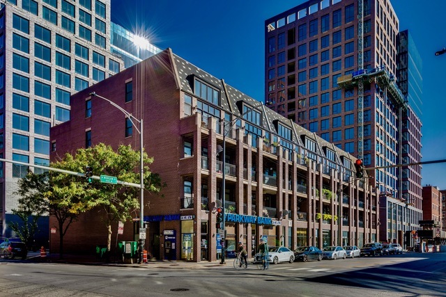 33 North Morgan Street, Unit 3 Chicago, IL 60607 - Photo 1 of 15 front view of a building