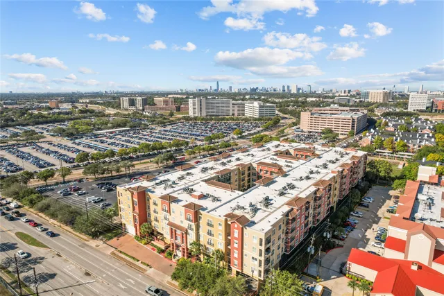 $220,000 | 1711 Old Spanish Trail, Unit 136, Houston, TX 77054