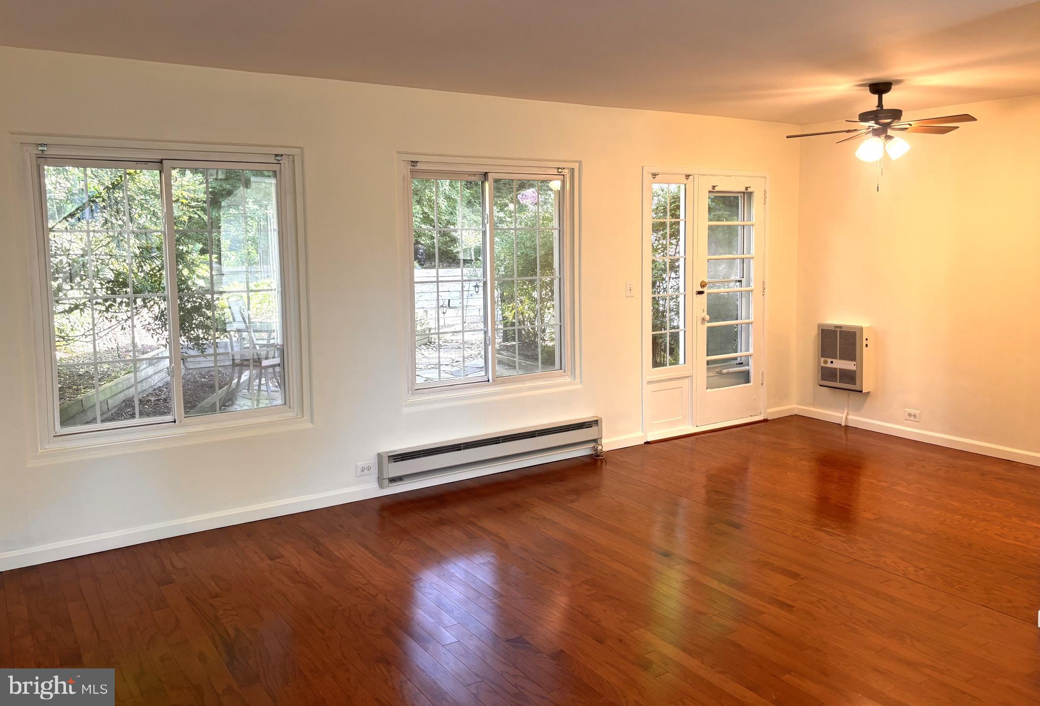 1643 Preston Road Alexandria, VA 22302 - Photo 14 of 34 Livng room and Dining room