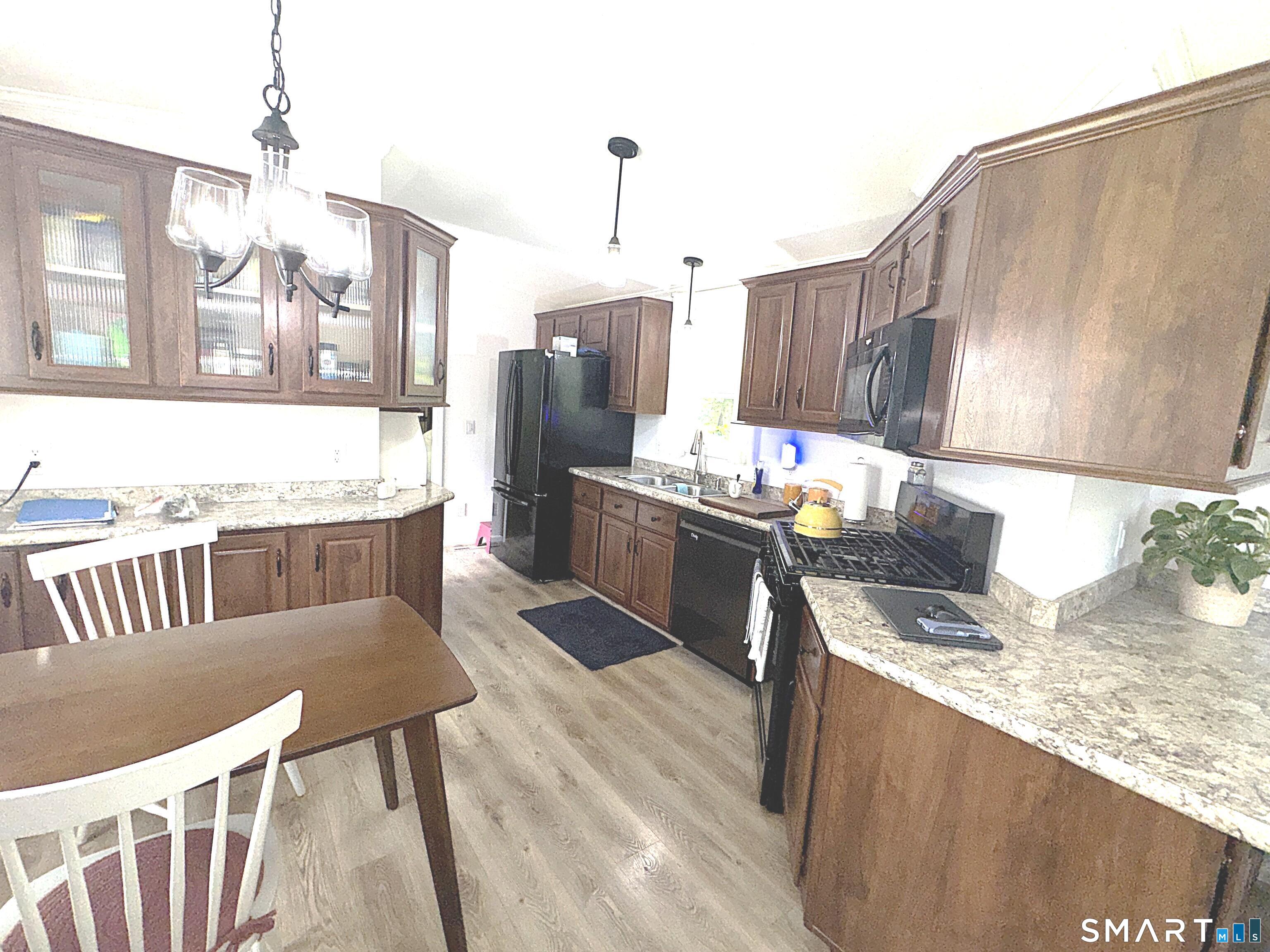 91 Chaffeeville Road Mansfield, CT 06250 - Photo 5 of 31 Gallery Image 5
