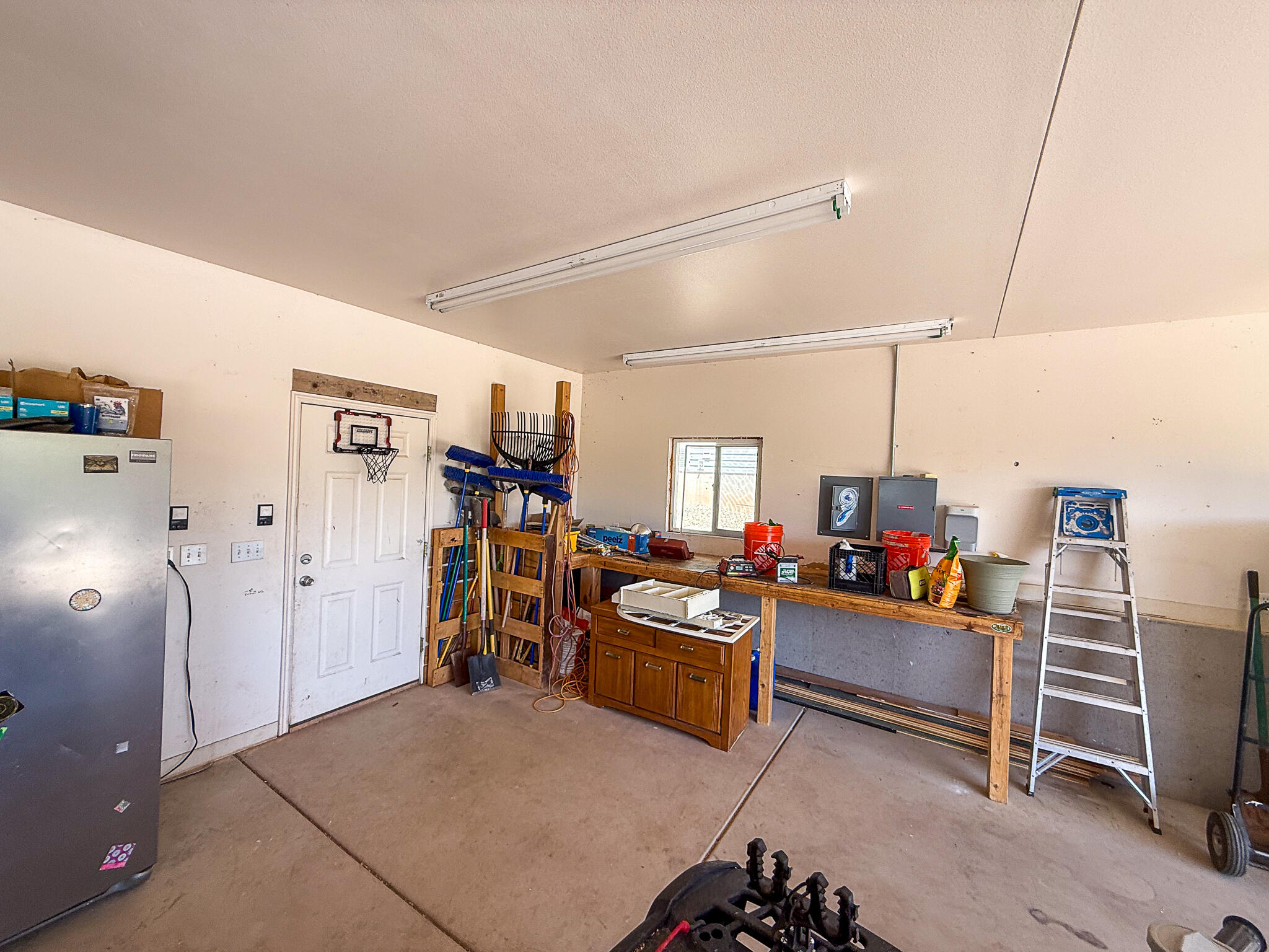 425 East Mule Deer Road Central, UT 84722 - Photo 53 of 72 garage