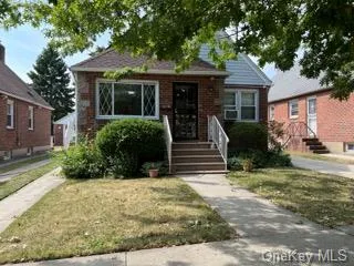 $839,999 | 89-22pl 221st Place, Unit PL | Queens Village