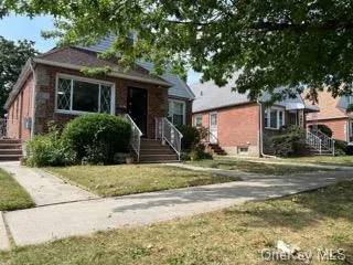 $839,999 | 89-22pl 221st Place, Unit PL | Queens Village