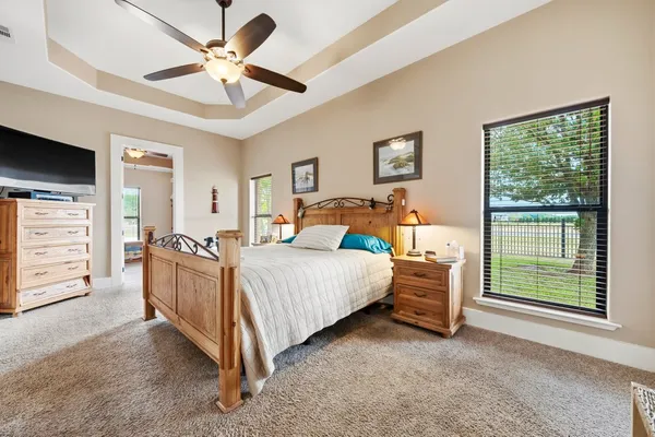 $675,000 | 115 Lakeside Cove, Martindale, TX 78655