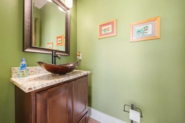 $675,000 | 115 Lakeside Cove, Martindale, TX 78655