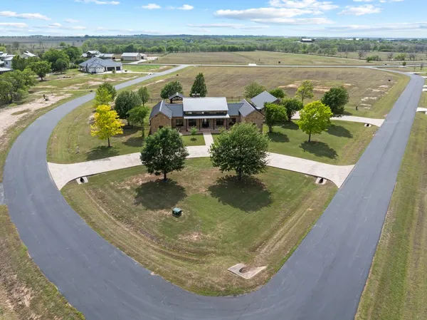 $675,000 | 115 Lakeside Cove, Martindale, TX 78655