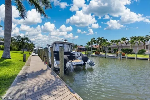 $850,000 | 1425 Southwest 50th Street, Cape Coral, FL 33914