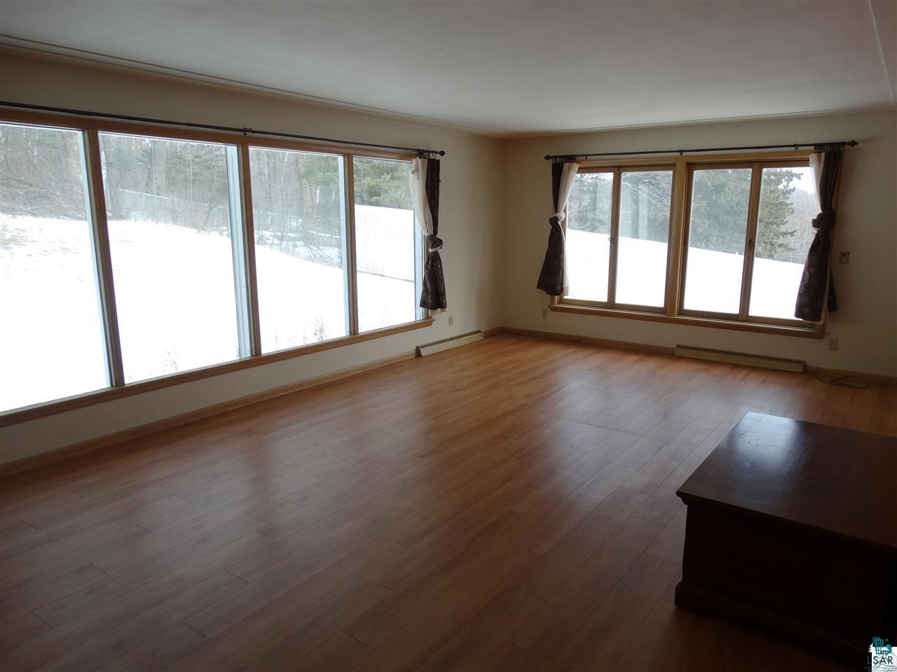 817 West Arrowhead Road Duluth, MN 55811 - Photo 3 of 17 Living Room