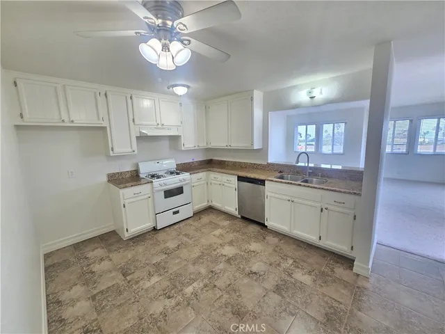 $2,895 | 2613 South El Camino Real, Unit B, San Clemente, CA 92672