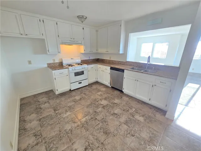 $2,895 | 2613 South El Camino Real, Unit B, San Clemente, CA 92672