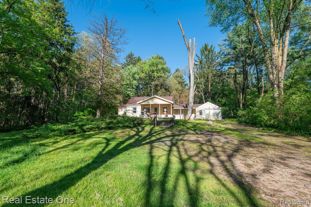 5375 Pleasant Valley Road Brighton, MI 48114 - Photo 74 of 75