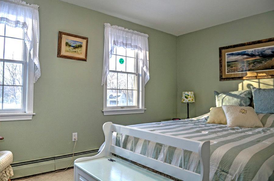 12 Valley Road Cape Elizabeth, ME 04107 - Photo 21 of 31 Bedroom.