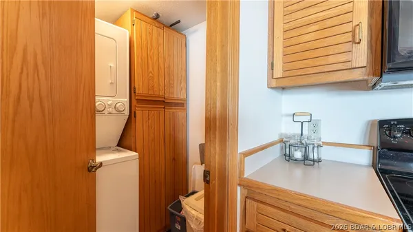 $349,900 | 32 Cedar Court, Unit 1B, Lake Ozark, MO 65049