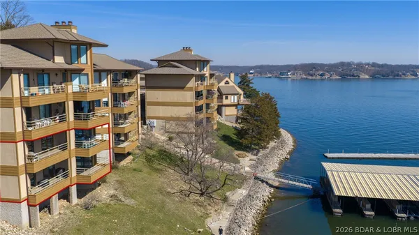 $349,900 | 32 Cedar Court, Unit 1B, Lake Ozark, MO 65049