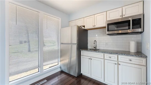 $349,900 | 32 Cedar Court, Unit 1B, Lake Ozark, MO 65049