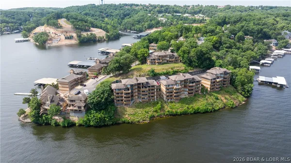 $349,900 | 32 Cedar Court, Unit 1B, Lake Ozark, MO 65049