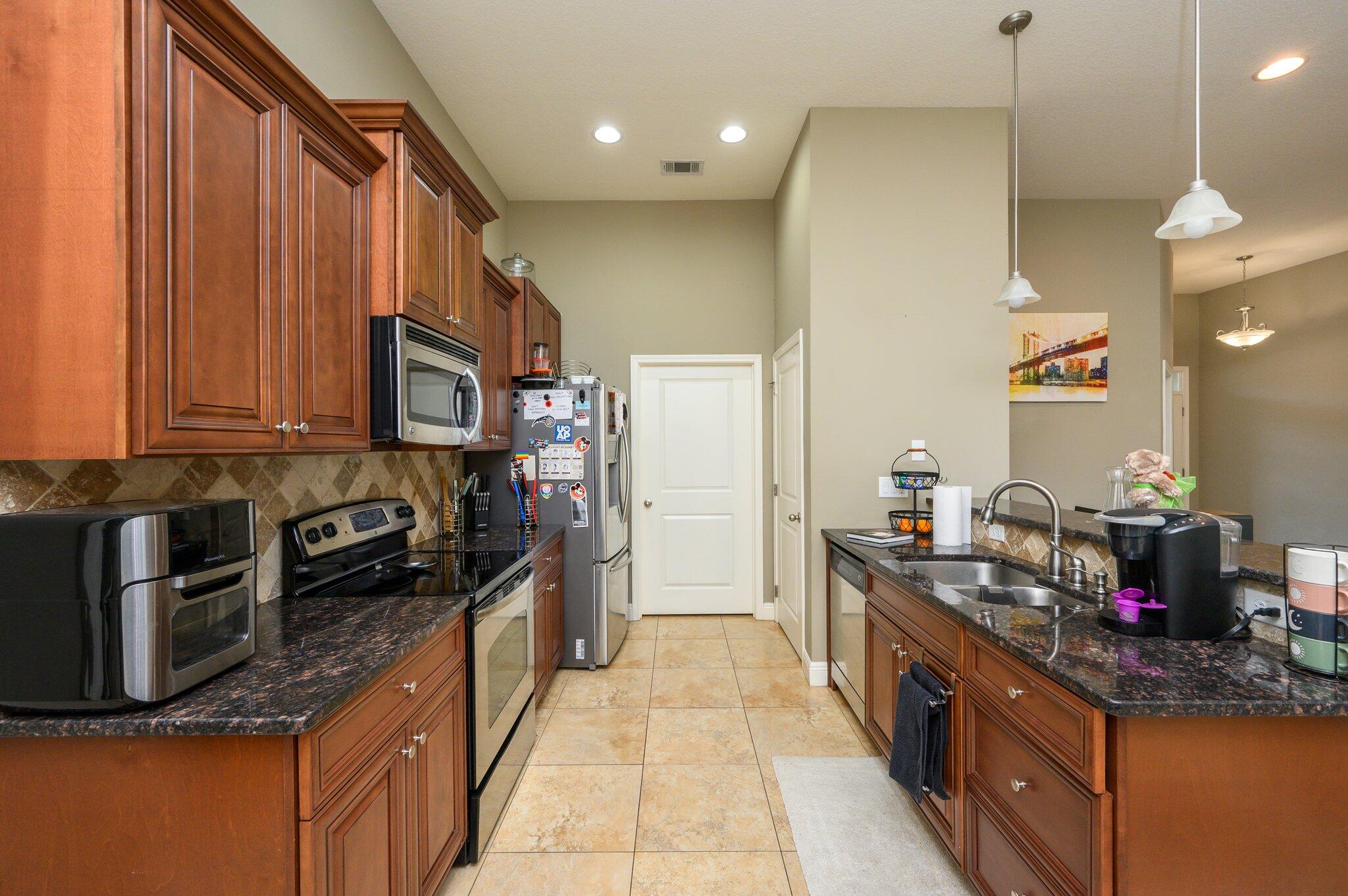418 Westminster Road Fort Walton Beach, FL 32547 - Photo 8 of 37 11-web-or-mls-418 Westminster Rd-07
