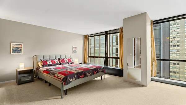 $2,500 | 910 North Lake Shore Drive, Unit 1016, Chicago, IL 60611