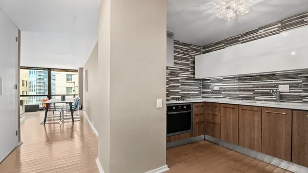 $2,500 | 910 North Lake Shore Drive, Unit 1016, Chicago, IL 60611