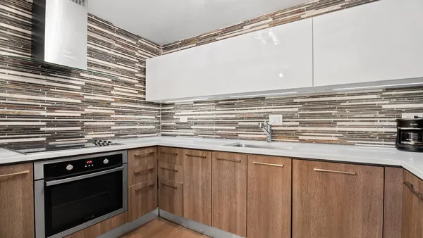 $2,500 | 910 North Lake Shore Drive, Unit 1016, Chicago, IL 60611