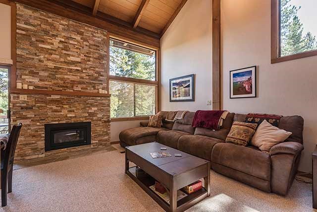 6144 Feather Ridge Truckee, CA 96161 - Photo 4 of 14