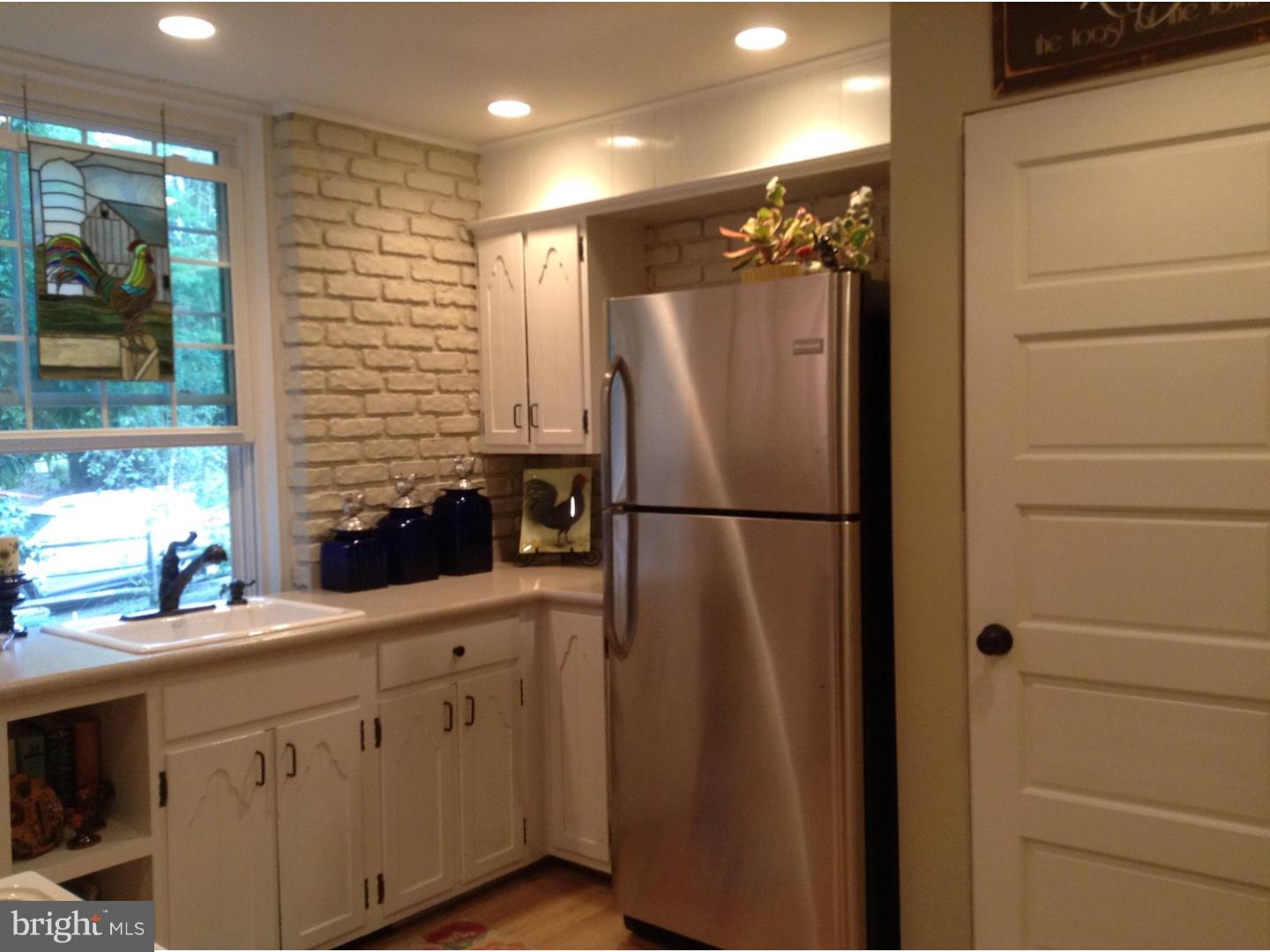 111 Chestnut Street Shillington, PA 19607 - Photo 3 of 25 Kitchen