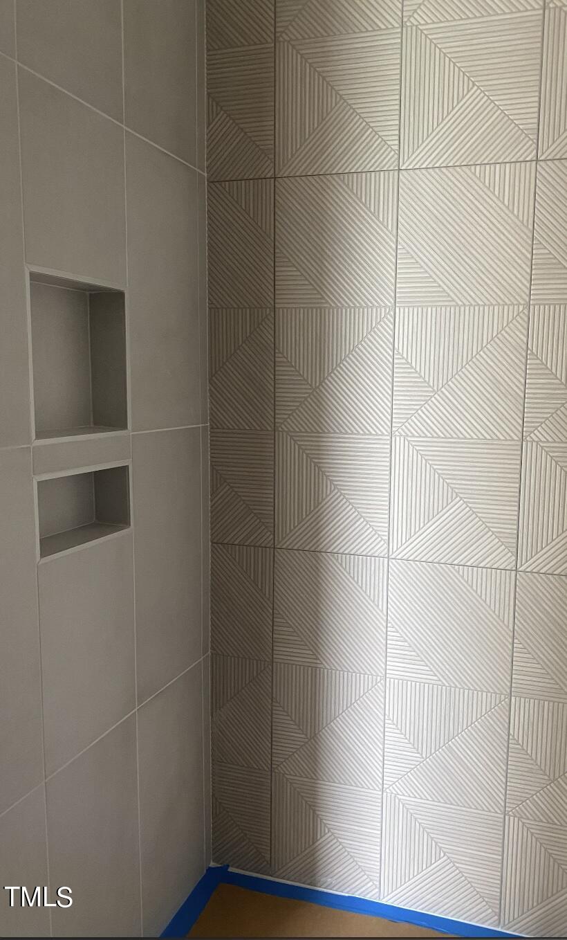 512 Gordon Street, Unit 603 Durham, NC 27701 - Photo 3 of 47 8.3.2024 603 Primary Shower
