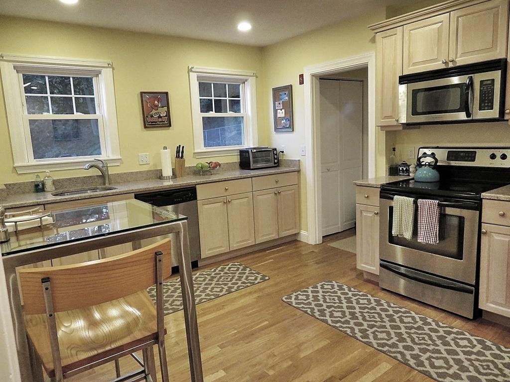 39 Nathan Road, Unit 1 Waltham, MA 02453 - Photo 3 of 24 Gallery Image 3