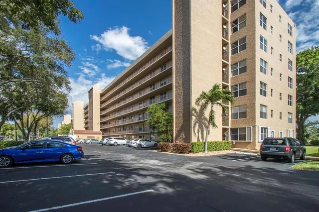 $1,350 | 4550 Northwest 18th Avenue, Unit 104, Deerfield Beach, FL 33073