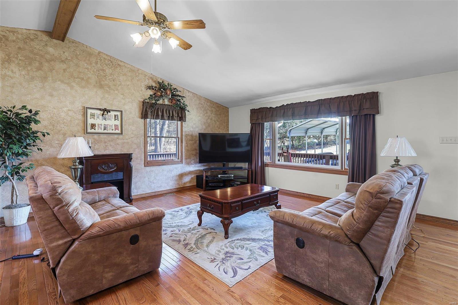 4178 Holt Road Wentzville, MO 63385 - Photo 5 of 38