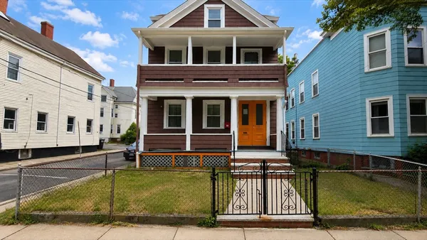 $3,200 | 23 Mt Vernon Street, Unit 2, Somerville, MA 02145