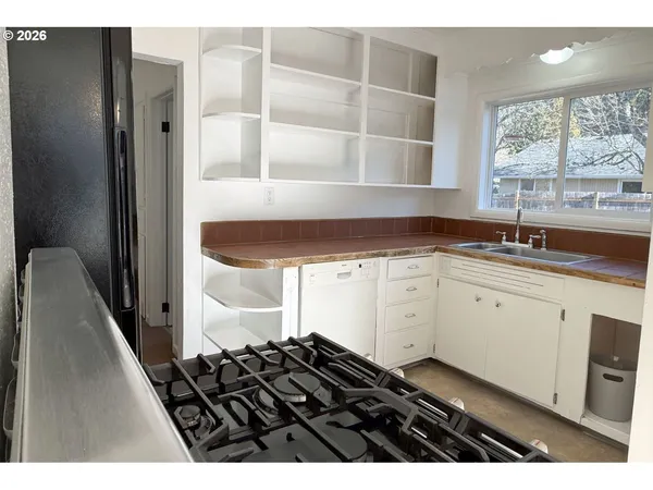 $499,900 | 4733 East Amazon Drive, Eugene, OR 97405