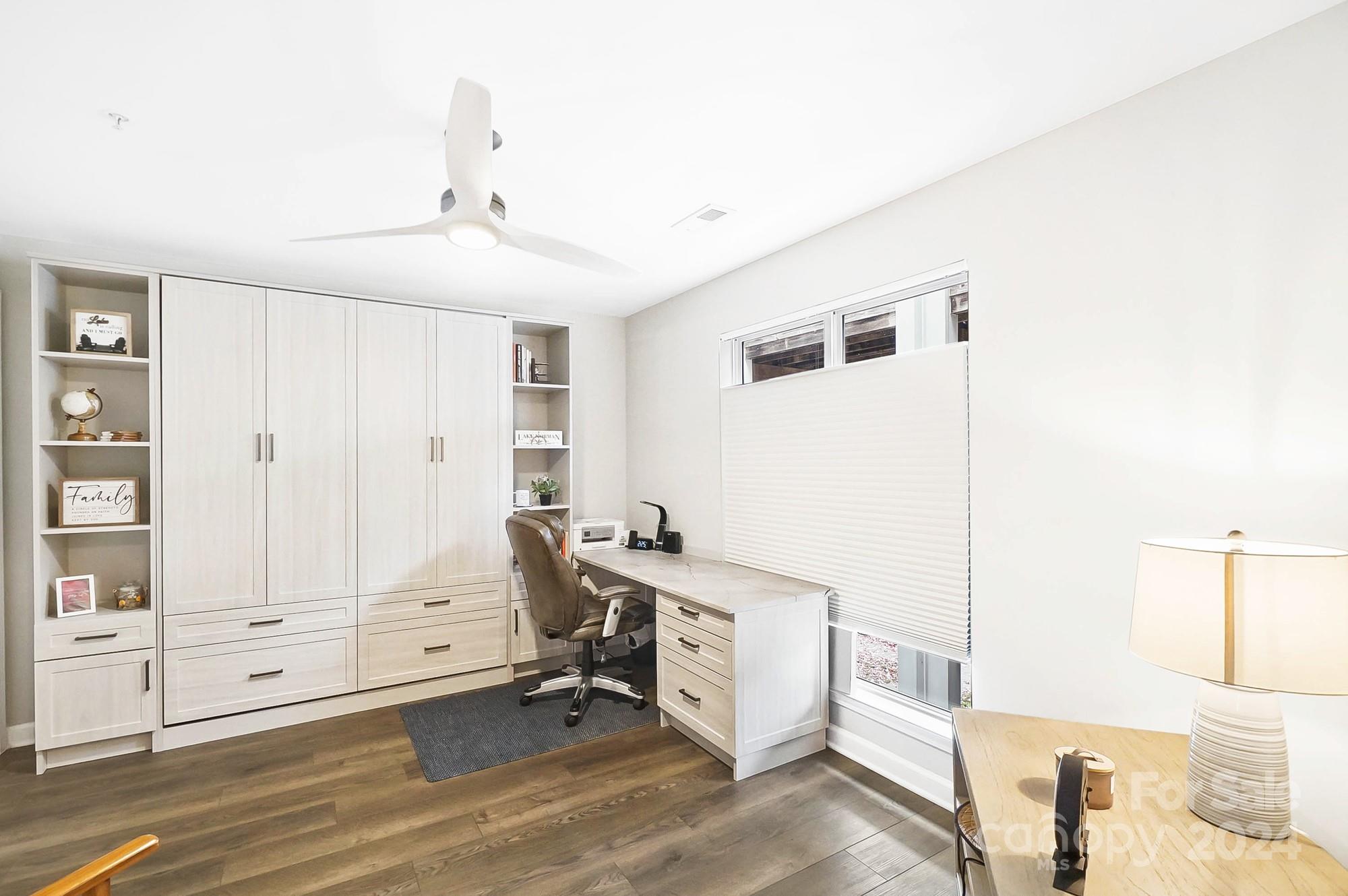 18621 Harborside Drive Cornelius, NC 28031 - Photo 19 of 33 a workspace with furniture and window