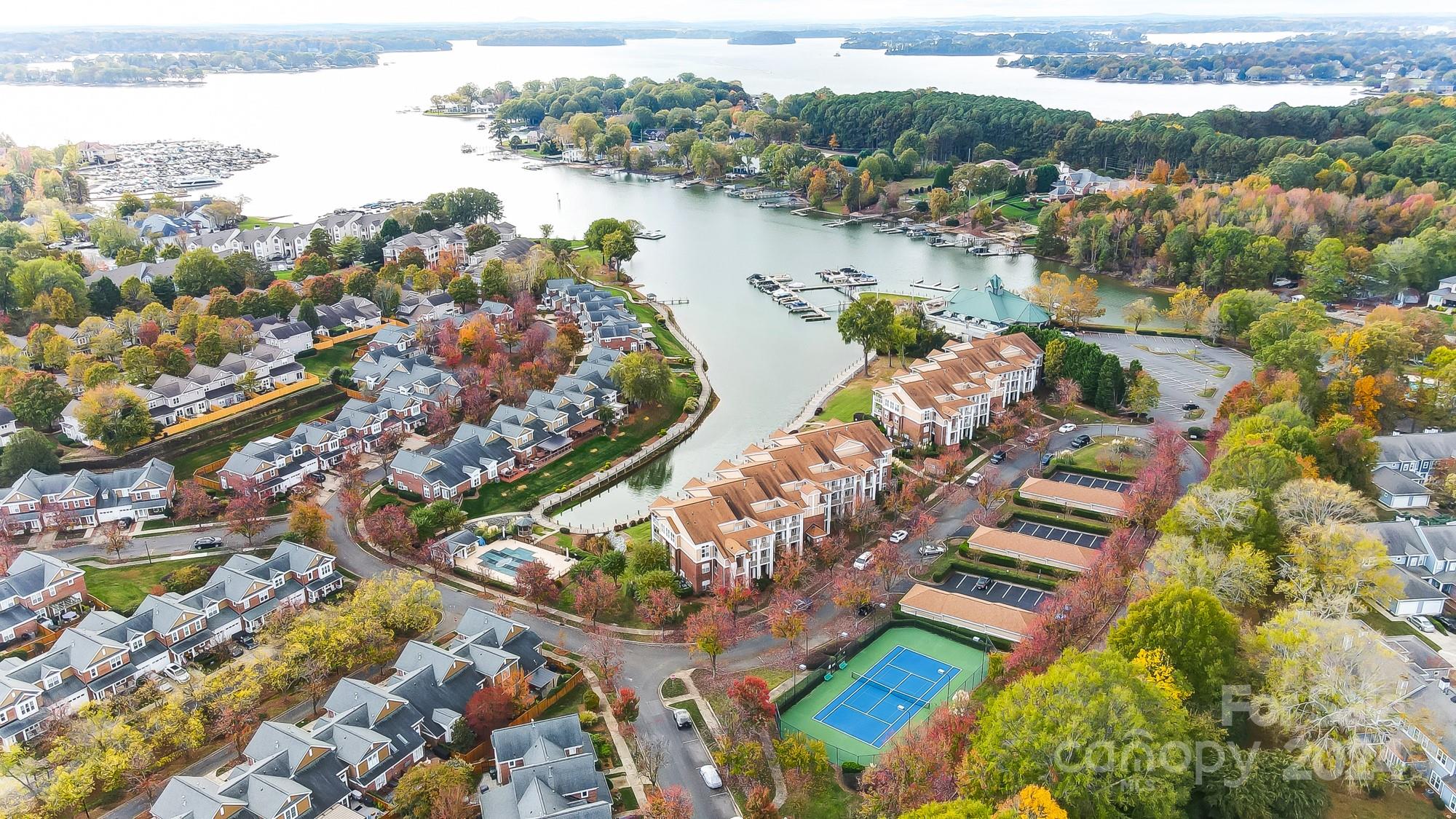 18621 Harborside Drive Cornelius, NC 28031 - Photo 31 of 33 an aerial view of city and lake