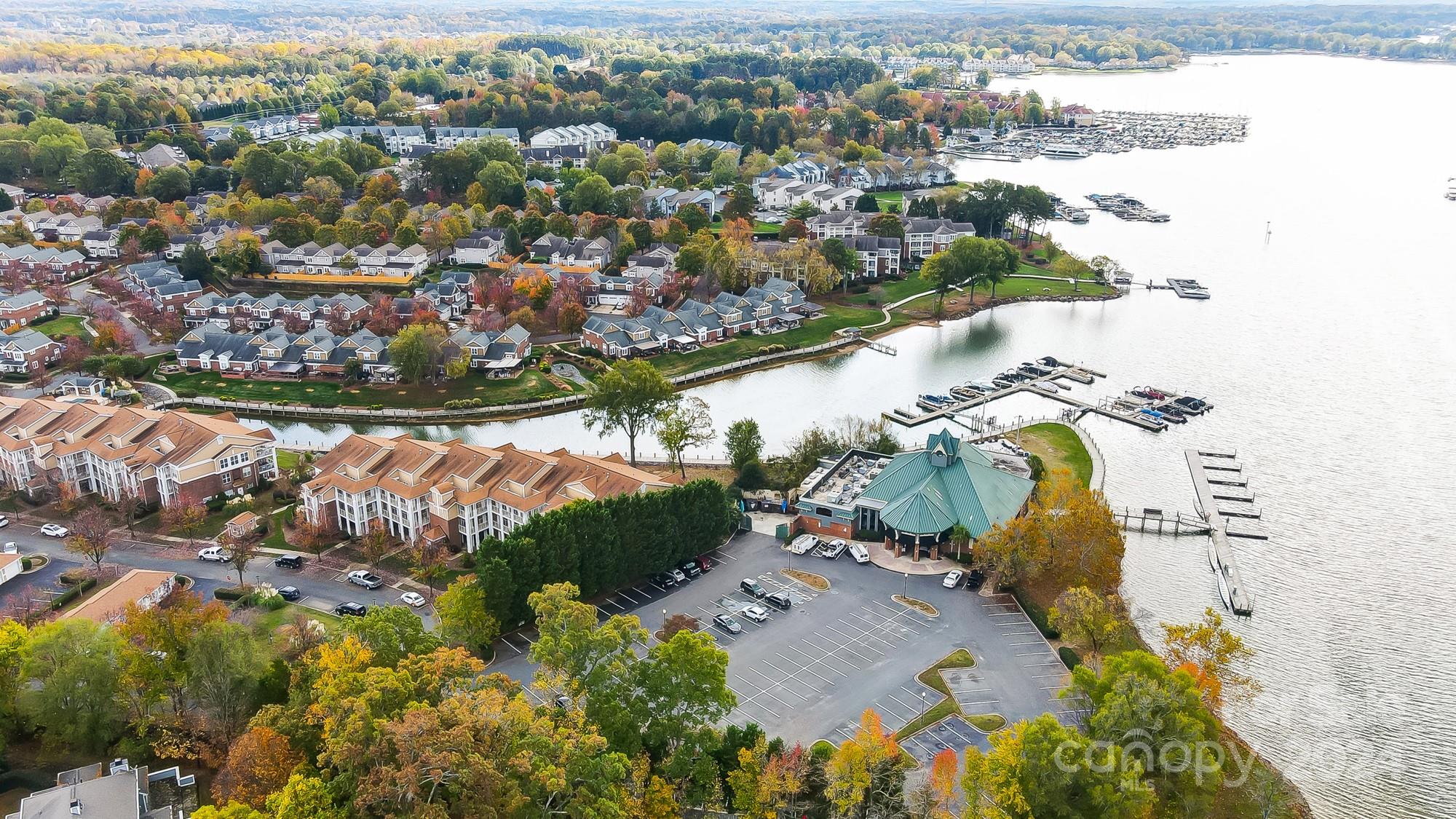 18621 Harborside Drive Cornelius, NC 28031 - Photo 32 of 33 an aerial view of residential houses with outdoor space