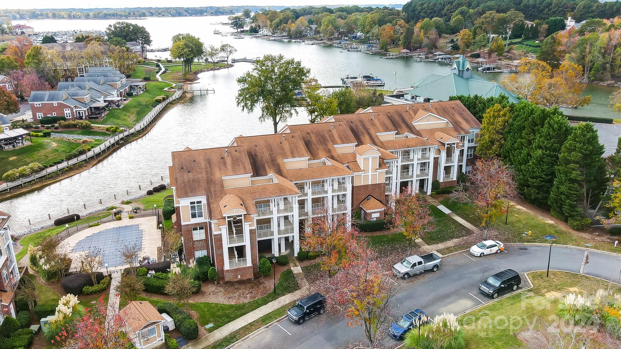 18621 Harborside Drive Cornelius, NC 28031 - Photo 33 of 33 an aerial view of multiple house