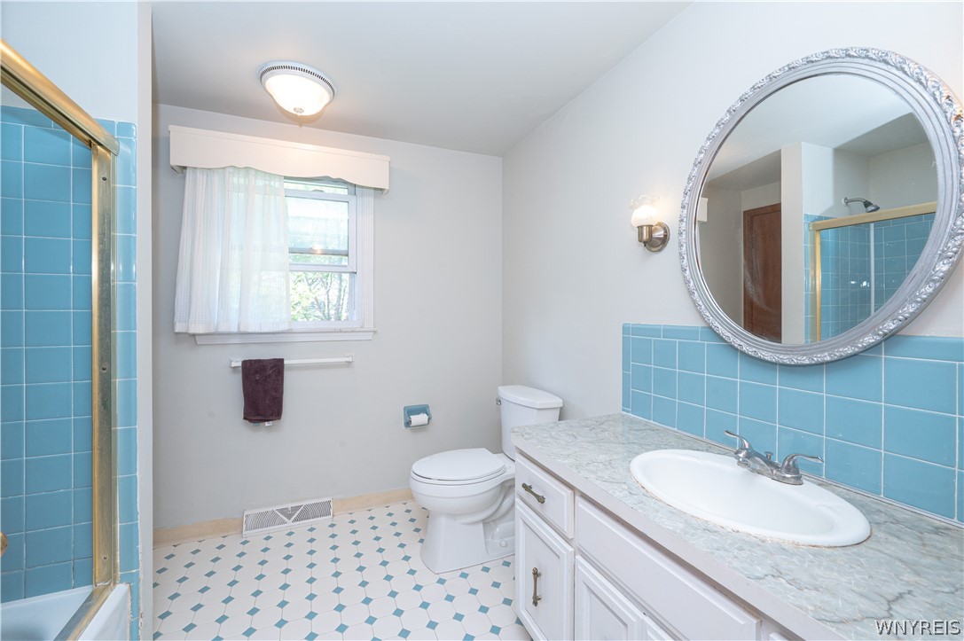 1042 Maple Road Amherst, NY 14221 - Photo 18 of 38