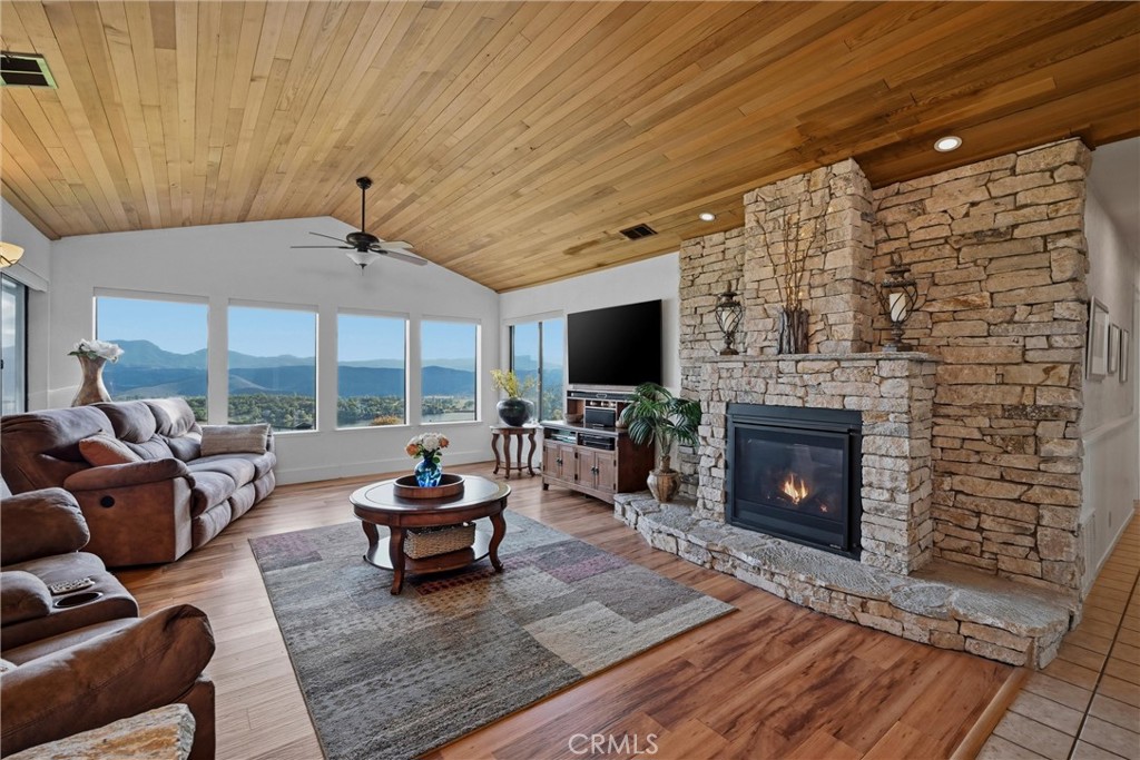 17372 Greenridge Road Hidden Valley Lake, CA 95467 - Photo 11 of 68