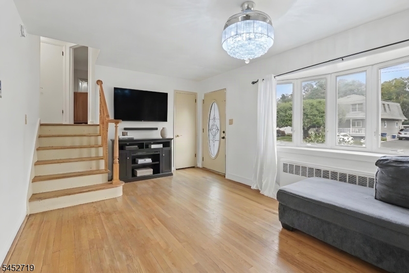 378 Riverside Avenue Rutherford, NJ 07070 - Photo 7 of 43 Gallery Image 7