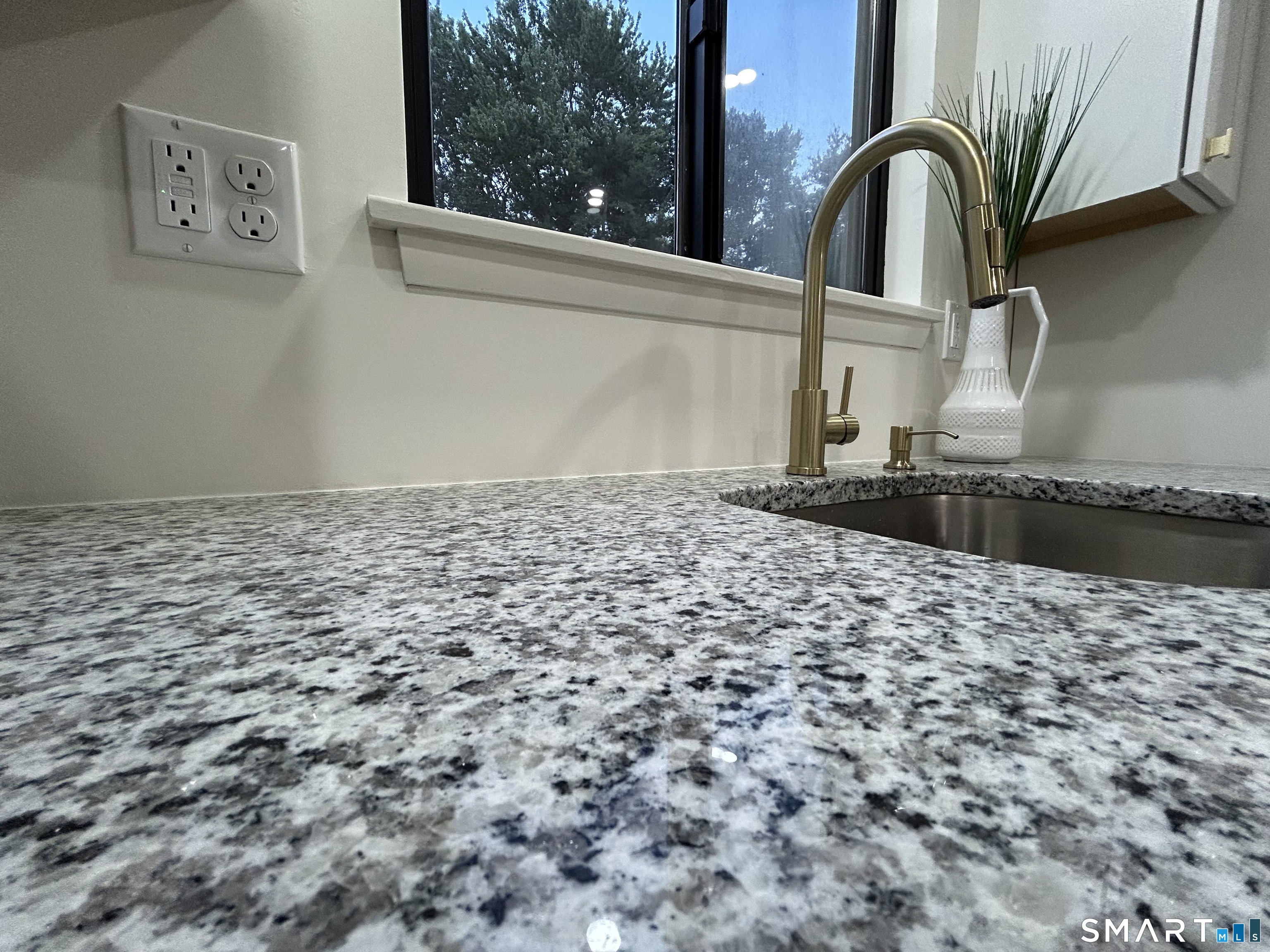 38 Sutton Place, Unit 38 Bloomfield, CT 06002 - Photo 21 of 39