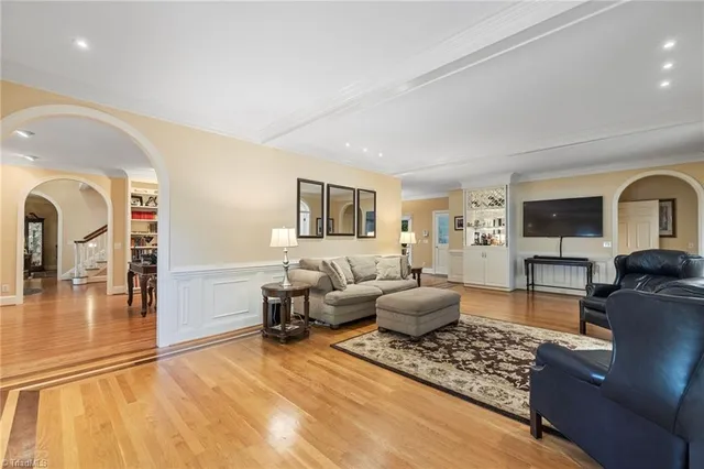 $1,149,000 | 200 Manchester Place, Greensboro, NC 27410