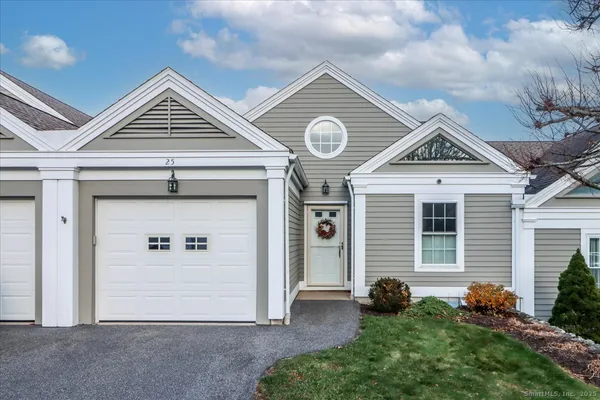 $461,000 | 25 St George Place, Newtown, CT 06482