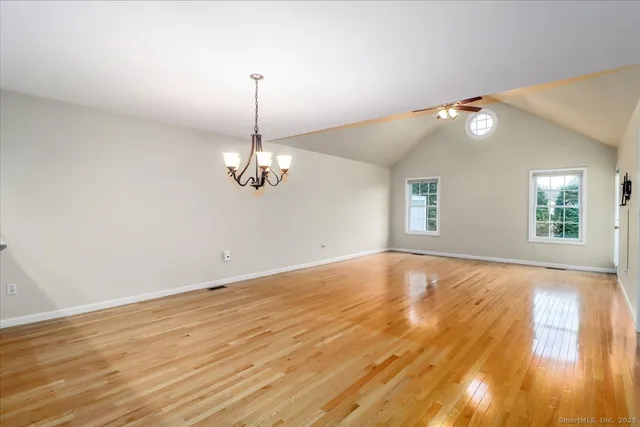 $479,000 | 25 St George Place, Newtown, CT 06482